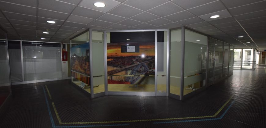 Arrende a Loja 28 no Centro Comercial Sírius