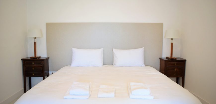 Descubra o Seu Novo Lar: Apartamento T0/T1 na Rua de Pinto Bessa, Porto