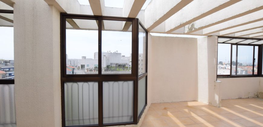 Apartamento T1 Mobilado com Varanda